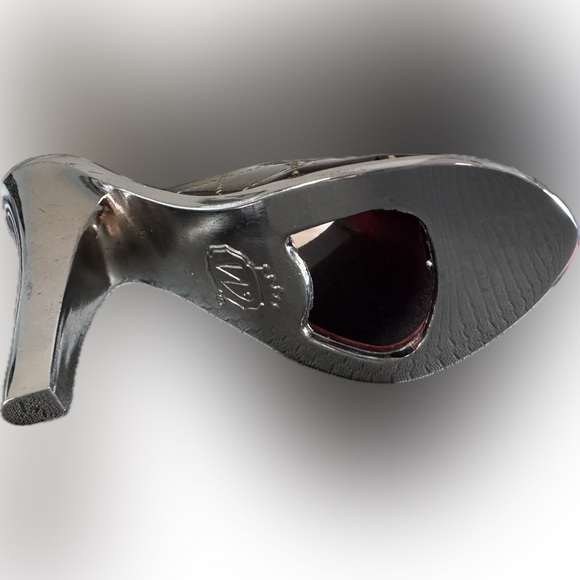 NEW Wild Eye Designs Bottle Opener High Heel Silver Black Red, never used - Picture 2 of 4